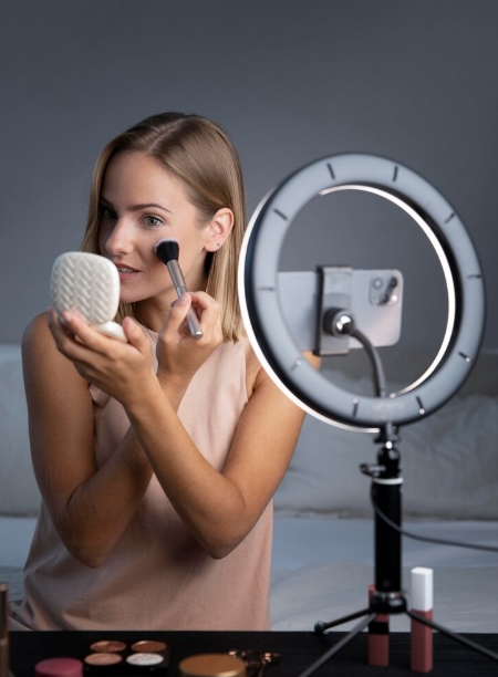 如何借助外國網(wǎng)紅推廣公司實(shí)現(xiàn)品牌出海-熱點(diǎn)營銷Hotlist助力跨境營銷