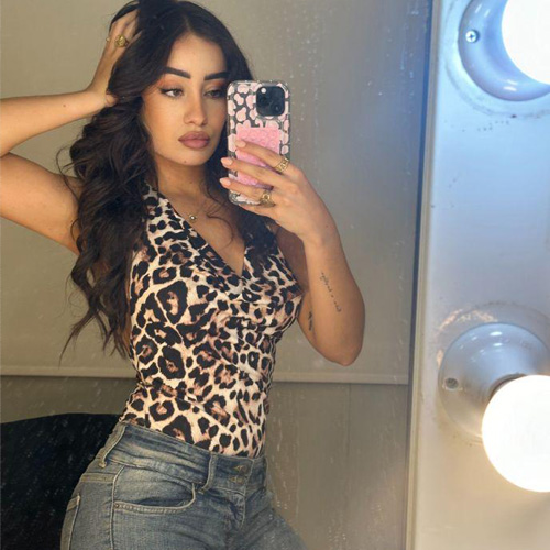 TikTok網(wǎng)紅:西班牙時(shí)尚穿搭美妝大博主