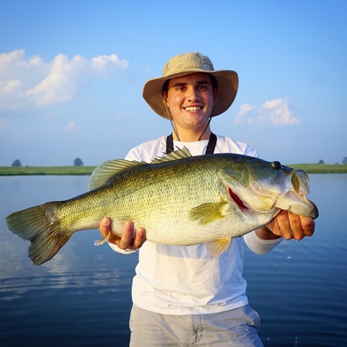 YouTube網(wǎng)紅:美國戶外休閑釣魚博主